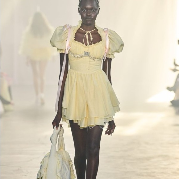 RARE Sample Selkie Portrait of a Lady dress in “Dijon” - Picture 4 of 5